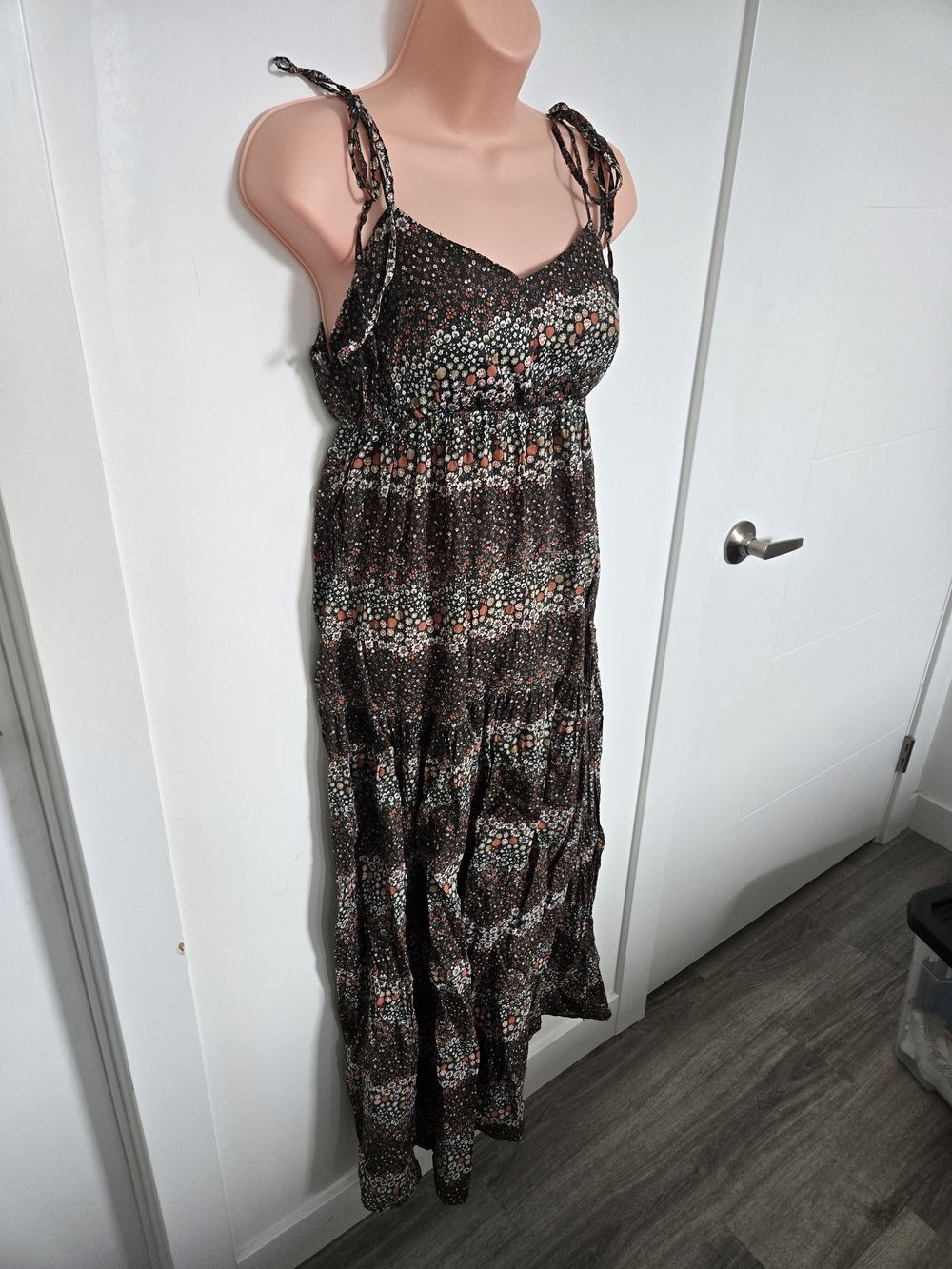 Pretty Urban Behavior Rebel floral maxi dress in women’s size Large.